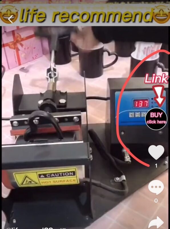 2021-01-20关于选材与账号系列视频视频选材条件： 一：画出自己 需要的粉丝画像，可以根据产品来定义画像，选能做一系列连续的， 二：视频清晰，构图简单三色，画面全屏，突出主题，封面标题简单明朗 最好设想到后续一系列的视频及其 一系列的封面 主页打开一目了然 三：做出续集能给予 关注动机，用part 1，part 2， part 3... 或者 day 1， day 2， day 3... 例如：视频内容有连续性，能加个神秘感更好， 没有持续爆款的情况下，这样一天一更就行，播放比较轻松稳定 续集偶尔做 粉丝要求的更好 （视频@粉丝的回复） ps：观众一看视频，想看下 明天会怎么样？ 四：拍产品视频，需要 产品 + 一个会有 互动 的人或动物 + 剧情反转 会更好， 单单拍产品效果真的难堪= = 产品购物页面 需要做引导，才有进站流量， 如图3. 这个号前2个视频都是100W左右的播放（删了一个），第三个视频才破3000W的，一个视频涨了近30W粉，虽说爆视频有运气成分，但是用续集的方式后续有稳定流量，更新也方便 现在遇到的问题：选品以及转化率，在尝试做原创内容，-极客跨境