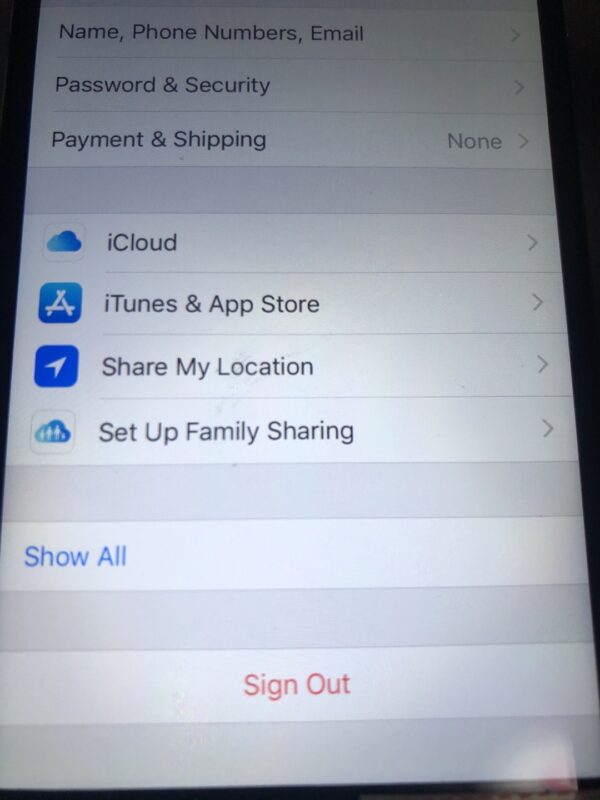 2021-01-24苹果14.3系统刚刚还原后app store已购商品不见了，再点直接退出登录 解决办法，换网络，或者另一个手机开热点，在ID里面看一下iTunes&app stotr，是不是被关了，如果是，点一下iTunes&app stotr弹框选第二个 是 ，即可解决-极客跨境