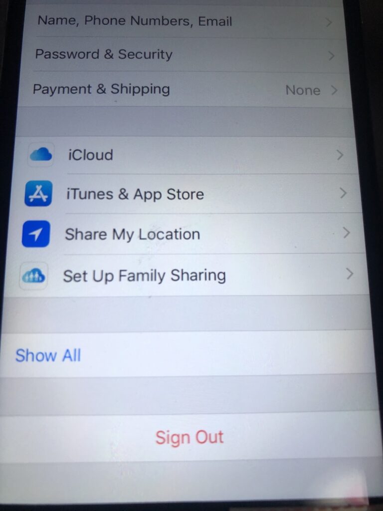 2021-01-24苹果14.3系统刚刚还原后app store已购商品不见了，再点直接退出登录 解决办法，换网络，或者另一个手机开热点，在ID里面看一下iTunes&app stotr，是不是被关了，如果是，点一下iTunes&app stotr弹框选第二个 是 ，即可解决-Tiktok论坛-极客跨境
